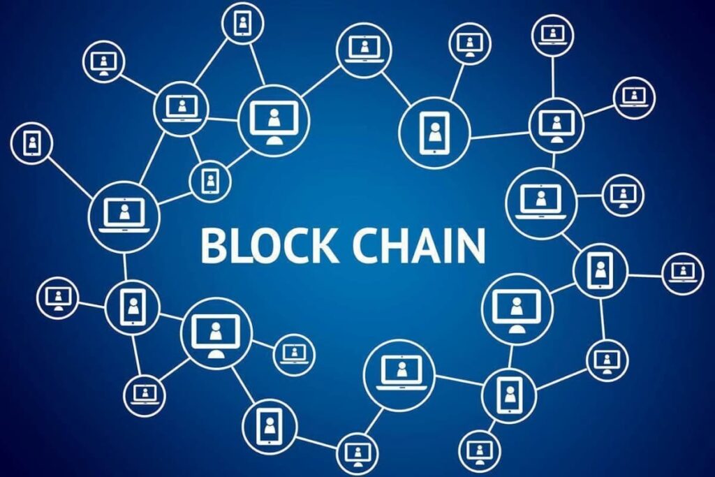 Imagem de Blockchain para saúde com ícones de celulares e computadores.