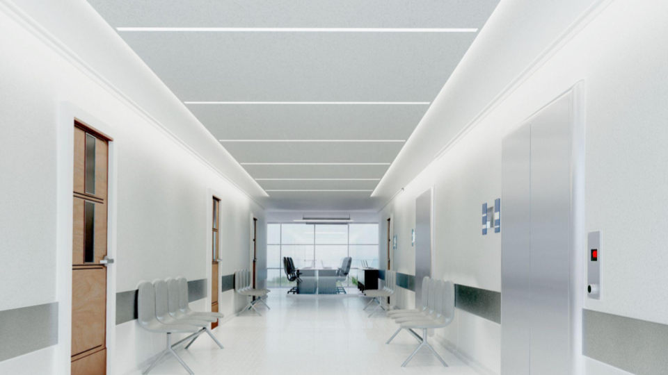 Esta imagem apresenta uma renderização digital tridimensional (render 3D) de um corredor de hospital ou clínica médica com estética minimalista, moderna e extremamente limpa.